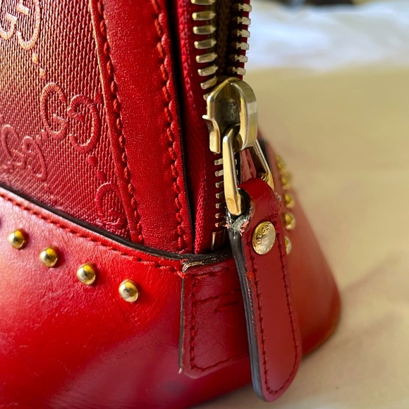 Authentic Gucci - Picture 5 of 6